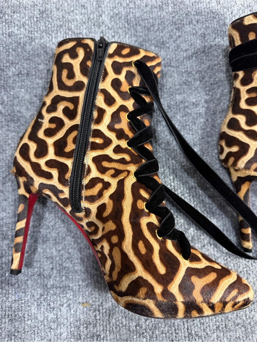 Christian Louboutin Circus Nana 100 Pony Hair Boots size 39. - Picture 8 of 13